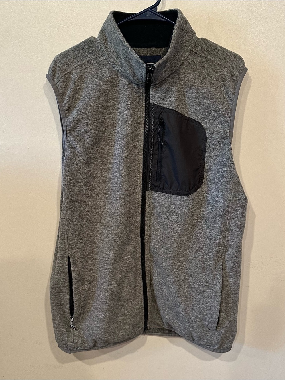 Lands' End mens full zip vest zipped pockets gray black medium tall 38-40